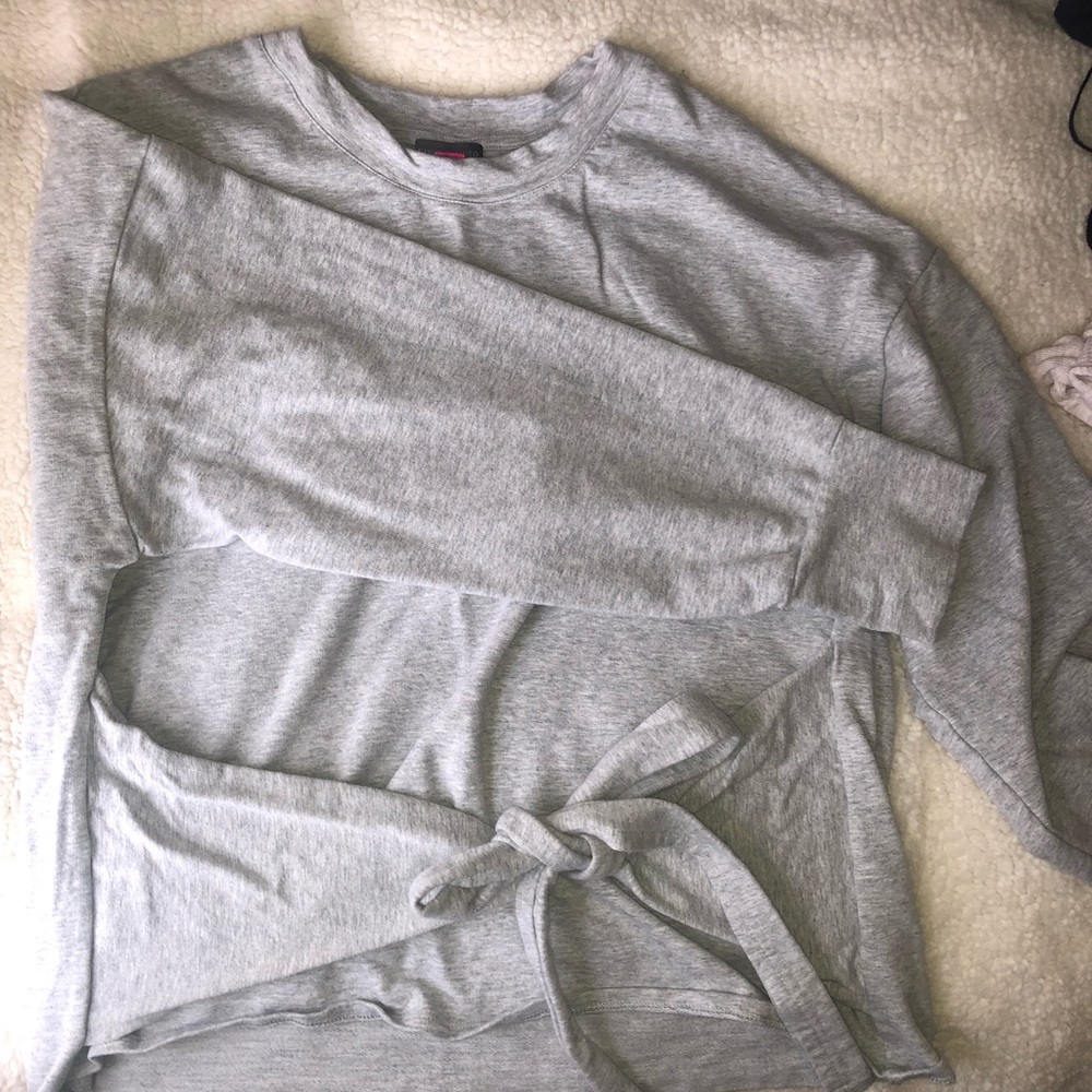 Vince Camuto sweatshirt top
